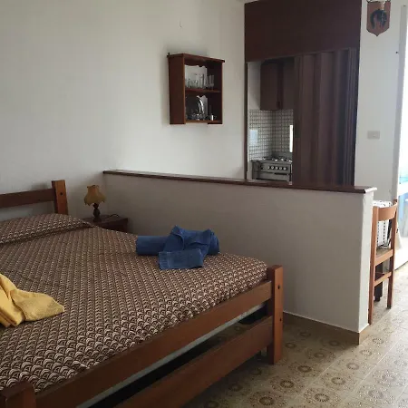 Residenza Gherly מלון דירות